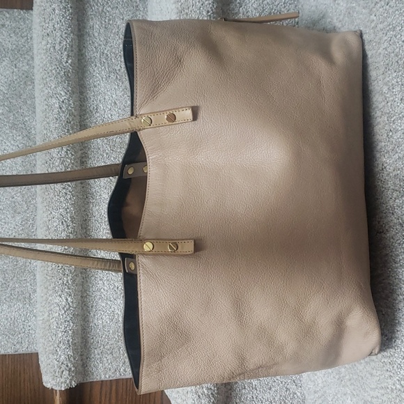 Chloé calf skin tote with zip side pocket Authentic - Picture 2 of 13